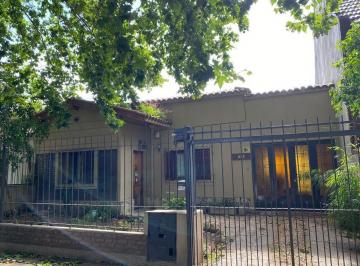 Casa · 170m² · 3 Ambientes · 2 Cocheras · Casa en Venta 3 Ambientes - Apta Credito