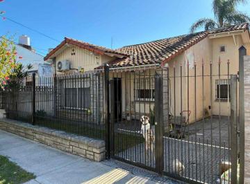 Casa · 110m² · 4 Ambientes · 2 Cocheras · Venta Casa 4 Amb Apto Credito Lote Propio Munro