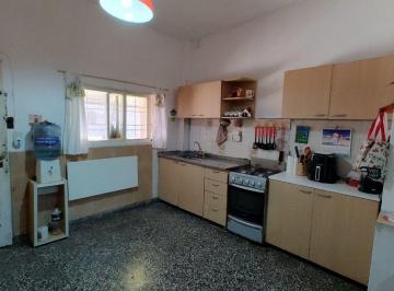 Casa · 72m² · 3 Ambientes · 1 Cochera · Venta Casa 3 Ambientes, El Palomar, Apto Credito!