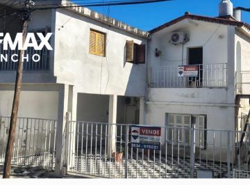Casa · 79m² · 7 Ambientes · 1 Cochera · Se Vende Casa + Departamento a 200 m de Av Güemes