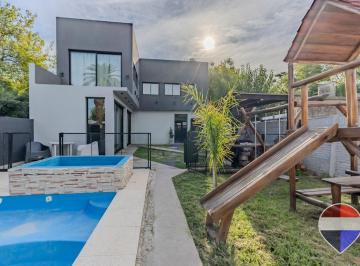 Casa · 349m² · 4 Ambientes · 2 Cocheras · Casa Venta Gorina 3 Dorm. Parque Pileta
