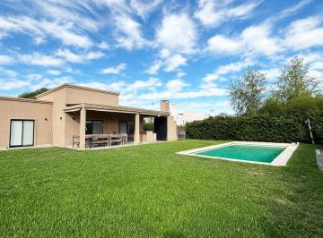 Casa · 154m² · 5 Ambientes · Casa en Venta en El Barrio San Matías, Escobar