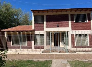 Casa · 179m² · 4 Ambientes · 1 Cochera · En Venta B° Trapiche III