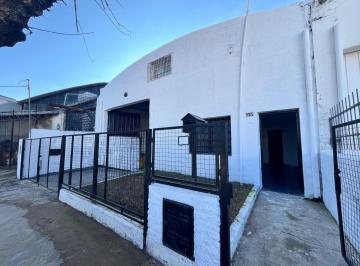 Bodega-Galpón · 217m² · 2 Ambientes · Alquilo Galpón Barrio Dean Funes