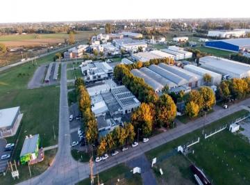 Bodega-Galpón · 2186m² · 8 Ambientes · Venta Planta Industrial 2.186 m² Parque Industrial Pergamino