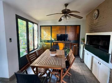 Casa de 4 ambientes, Morón · Casa 4 Ambientes en Excelente Estado, Jardin, Galeria y Cochera