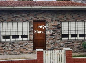 Casa · 250m² · 3 Ambientes · Casa en Punta Mogotes