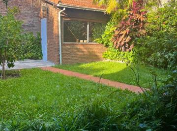 Departamento de 5 ambientes, Saavedra · Amplio Departamento de 5 Ambientes en Pb con Jardín y Galería – Saavedra