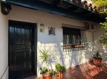 Casa de 3 ambientes, Morón · Casa 3 Amb en Venta en Morón | Jardín, Terraza y Opción Adquirir Lote Lindero