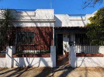 Casa de 3 ambientes, Morón · Casa 3 Amb en Venta en Morón | Jardín, Terraza y Opción Adquirir Lote Lindero