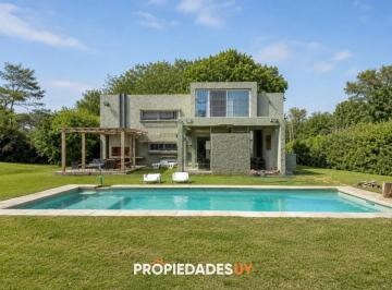 Foto1 · Casa en Alquiler de Temporada - 3 Suites + Dependencia