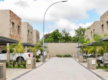 Casa de 4 ambientes, Córdoba · Duplex de Diseño y Categoría en Alquiler