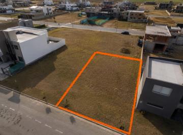 Terreno · 364m² · Terreno a La Venta en Quebradas de Manantiales con 14 m de Ancho
