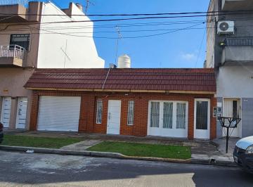 Casa · 120m² · 4 Ambientes · 1 Cochera · Casa en Venta 4amb con Cochera Villa Bosch
