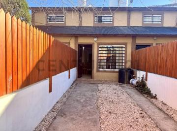 Casa · 46m² · 3 Ambientes · 1 Cochera · Dúplex en Venta de 2 Dorm. con Patio Parrilla y Cochera Entre San Bernardo y Mar de Ajó