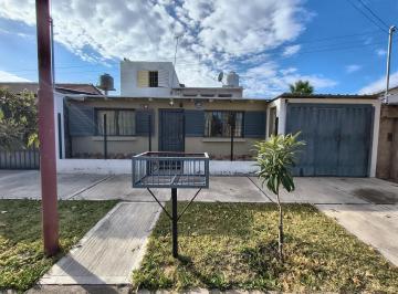 Casa · 120m² · 5 Ambientes · 3 Cocheras · Casa en Venta Maipu con Tour Virtual