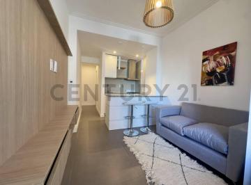 Departamento · 30m² · 1 Ambiente · Amplio Monoambiente a La Calle en Zona Centro