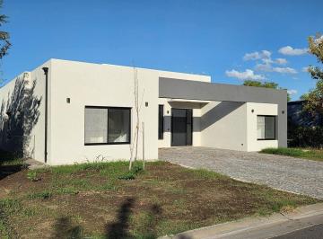Casa · 206m² · 4 Ambientes · 4 Cocheras · Casa en Venta en San Matias, Escobar, G. B. a. Zona Norte