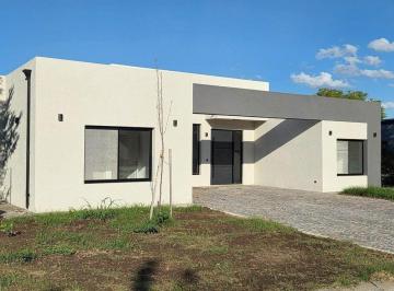 Casa · 206m² · 4 Ambientes · 4 Cocheras · Casa en Venta en San Matias, Escobar, G. B. a. Zona Norte