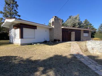 Casa · 200m² · 4 Dormitorios · 2 Cocheras · Casa en La Falda
