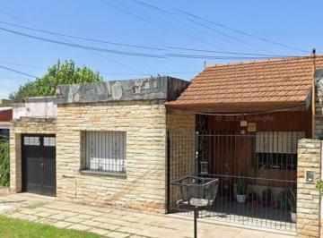 Casa de 5 ambientes, Morón · ¡Oportunidad en Morón! Casa en Alquiler con Amplio Parque y Cochera