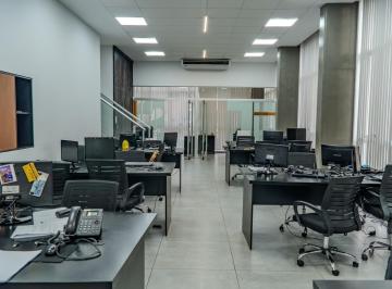 Oficina comercial · 420m² · 12 Ambientes · Oficina Torre Gardn Inn