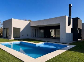 Casa · 141m² · 4 Ambientes · 2 Cocheras · Casa en Venta en Santa Sofía, Pilar del Este, Pilar