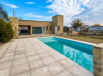 Casa · 60m² · 3 Ambientes · 2 Cocheras · Venta - Casa 2 Dorm., Cochera con Parrillero y Piscina - Tierra de Sueños 3, Roldán.