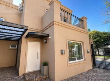 Casa · 132m² · 5 Ambientes · 1 Cochera · Casa en Venta | 5 Ambientes | Jardín | Parrilla | Complejo Cerrado | Ituzaingó Sur