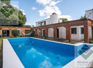 Casa · 800m² · 4 Ambientes · Casa en City Bell
