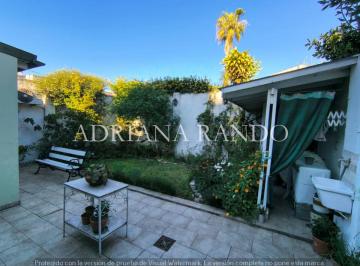 PH de 4 ambientes, Villa del Parque · Interesante PH de 4 Ambientes Al Contrafrente con Patio y Jardin