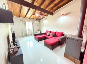 Casa · 77m² · 4 Ambientes · 1 Cochera · Venta Chalet 4 Amb. Patio y Cochera - Ituzaingo