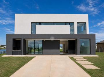 Casa · 170m² · 5 Ambientes · 1 Cochera · Casa en Venta en San Sebastian, Escobar, G. B. a. Zona Norte