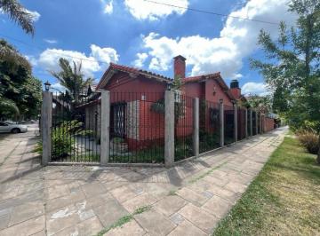 Casa · 230m² · 6 Ambientes · 1 Cochera · Venta Casa 6 Ambientes en Ituzaingó