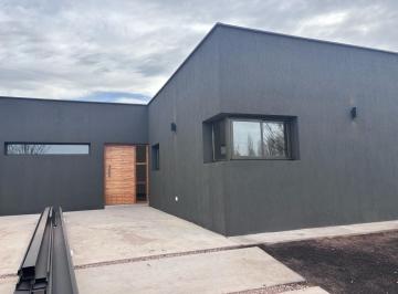 Casa · 150m² · 6 Ambientes · 2 Cocheras · Casa en Barrio Privado Lar de Vieytes 3