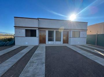 Casa · 77m² · 5 Ambientes · 1 Cochera · Casa en Maipu