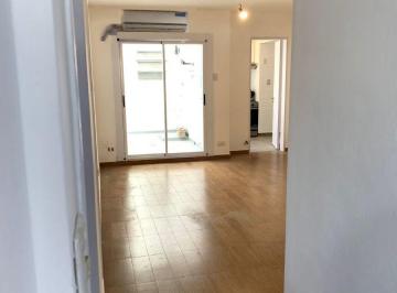Departamento de 4 ambientes, Parque Chacabuco · Pb Al Frente · 4 Ambientes con Patio y Lavadero · Parque Chacabuco