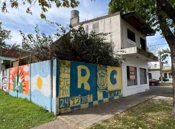 Casa de 5 ambientes, Rosario · Importante Esquina con Salón Comercial, Local Comercial y Departamento!