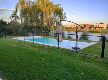 Casa · 224m² · 4 Ambientes · 2 Cocheras · Hermosa Casa a Laguna en El Canton Islas