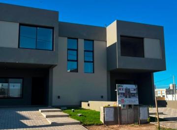 PH de 4 ambientes, Córdoba · Duplex en Venta en Rincones de Manantiales - a Estrenar