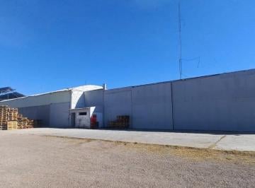 Bodega-Galpón · 600m² · 6 Ambientes · 4 Cocheras · Nave Industrial en Lujan de Cuyo