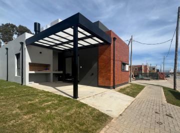 Casa · 85m² · 3 Ambientes · 1 Cochera · Dúplex en Venta de 2 Dorm. en Quebradas de Manantiales