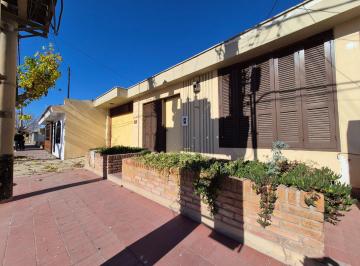Casa · 150m² · 4 Ambientes · 2 Cocheras · Venta de Casa en B° Jardín Los Andes, San Martín