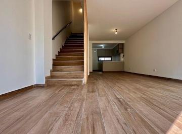 Casa de 3 ambientes, Vicente López · 3amb. a Estrenar 1 Suite, Tríplex C/ Coch. 1 C/ Av Maipu. Amplia Terraza C/ Parrilla