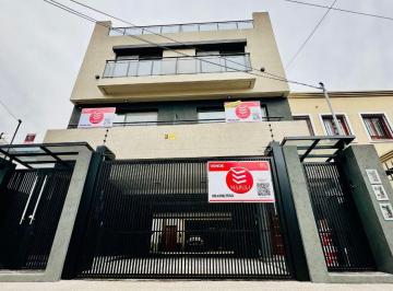 Casa de 3 ambientes, Vicente López · 3amb. a Estrenar 1 Suite, Tríplex C/ Coch. 1 C/ Av Maipu. Amplia Terraza C/ Parrilla
