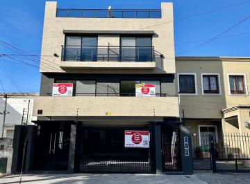 Casa de 3 ambientes, Vicente López · 3amb. a Estrenar 1 Suite, Tríplex C/ Coch. 1 C/ Av Maipu. Amplia Terraza C/ Parrilla