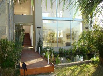 Casa · 390m² · 6 Ambientes · Casa en Alquiler en Campo Grande, Pilar, G. B. a. Zona Norte