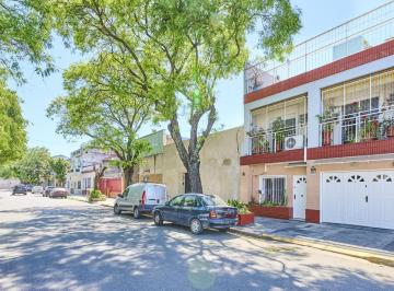 PH · 96m² · 4 Ambientes · 1 Cochera · PH en Venta en Paternal – 3 Dorm., Terraza, Luz y Confort en Cada Rincón - Muy Buen Estado