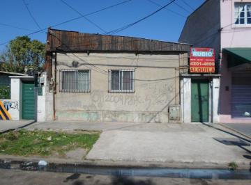 PH de 2 ambientes, Avellaneda · Amplio 2 Ambientes con Baño!