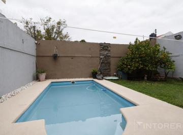 Casa · 250m² · 3 Ambientes · 2 Cocheras · Casa 3 Ambientes con Dependencia con Baño y Cocina Propia en San Justo